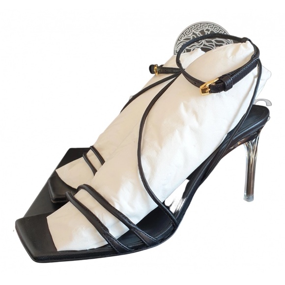 Beautiful versace heels in very good condition - Picture 3 of 5